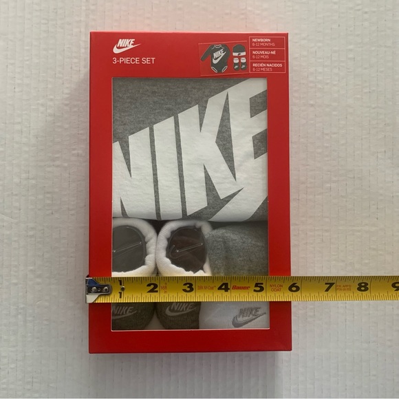 Nike Newborn 3-piece Set (0-6months)-grey - Picture 7 of 8